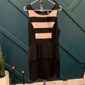 Size large Kenzie cotton peplum dress